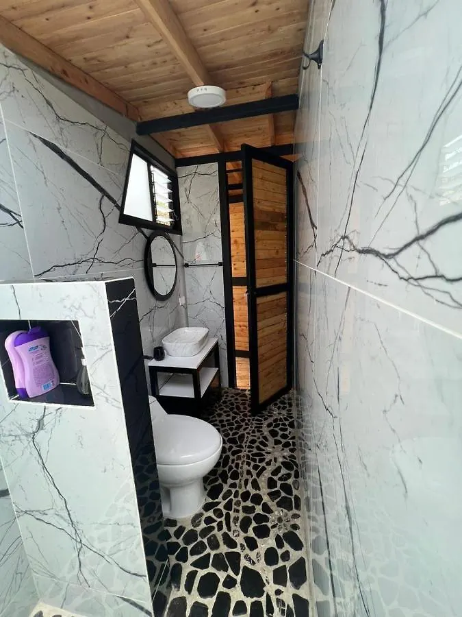 Cabana Starka & Jacuzzi Marinilla 0*,