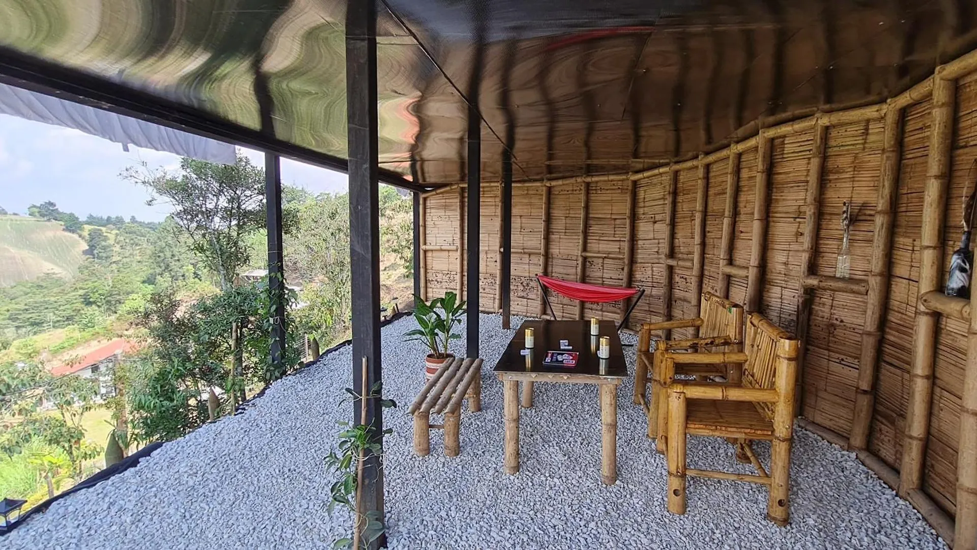 Cabana Starka & Jacuzzi Marinilla 0*,
